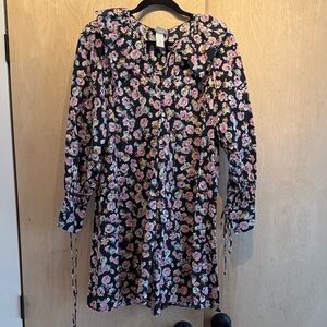 H&M  Floral Dress cute collar. Size small